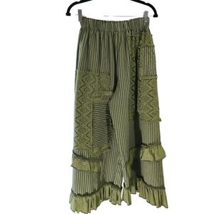Green Striped Women's Cropped Pants With Ruffules